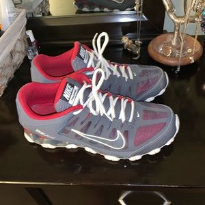 Nike Reax 8 Mesh Men's Sneaker